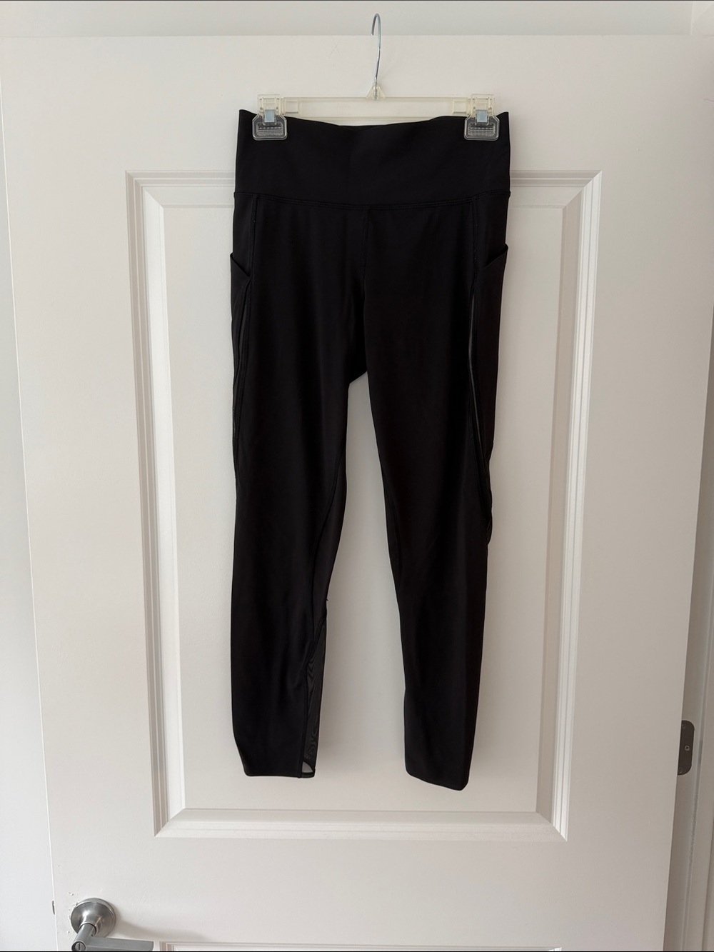 Lululemon Black Leggings with Side Pocket and Mesh